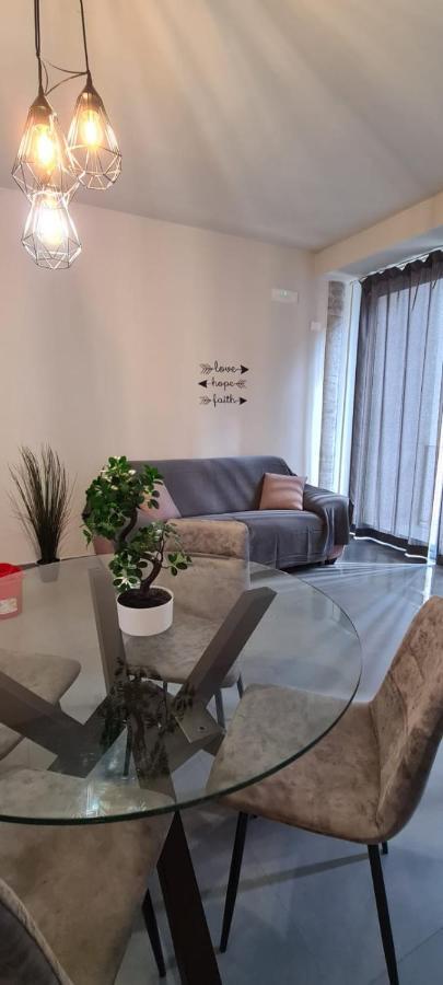Etna Suite Design Apartments カターニア エクステリア 写真