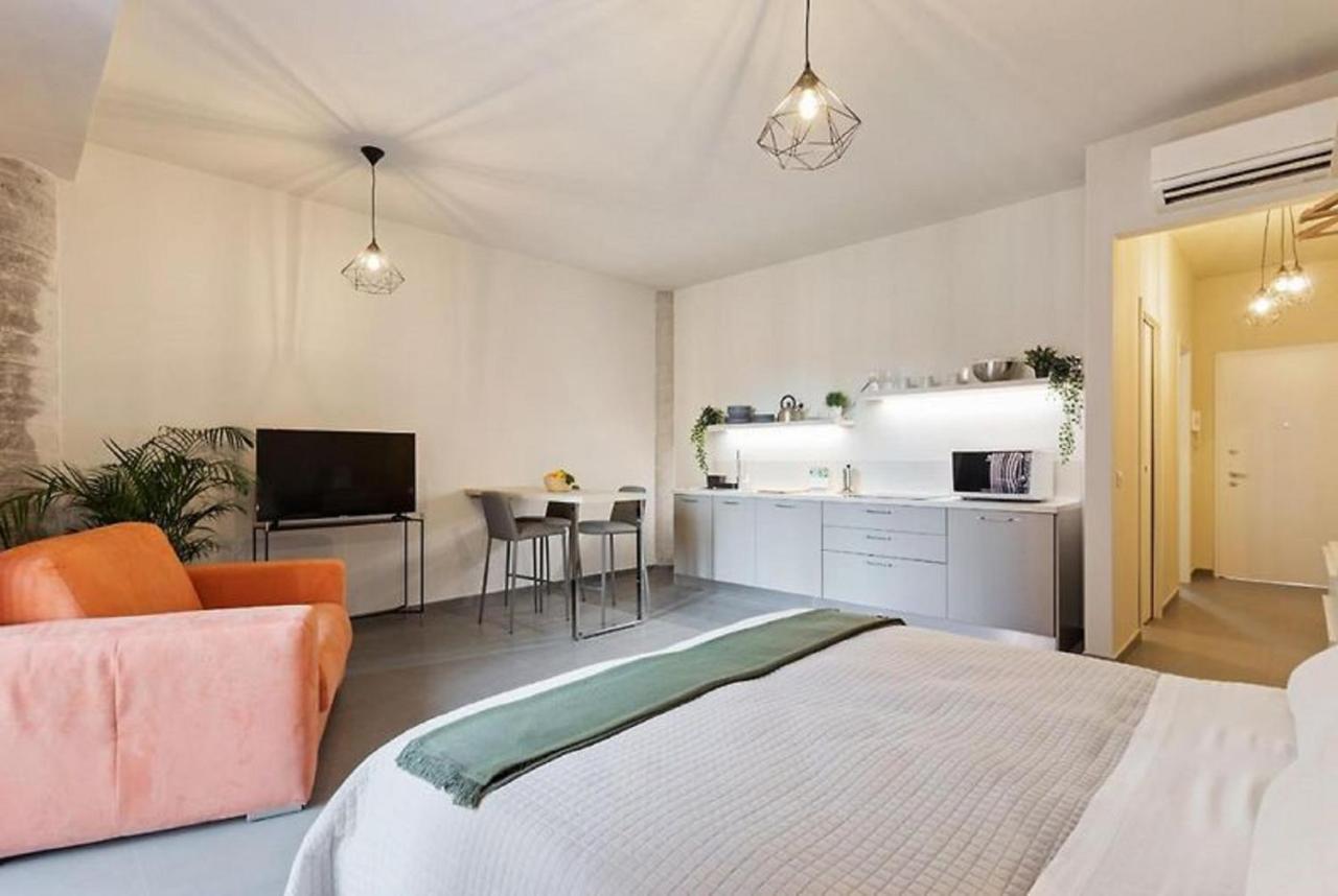 Etna Suite Design Apartments カターニア エクステリア 写真