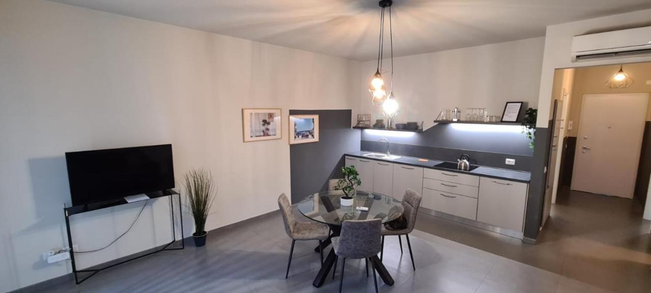Etna Suite Design Apartments カターニア エクステリア 写真